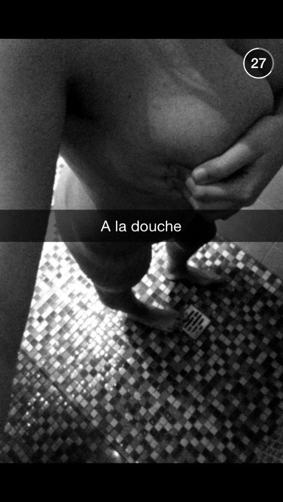 sophie a la douche se snap