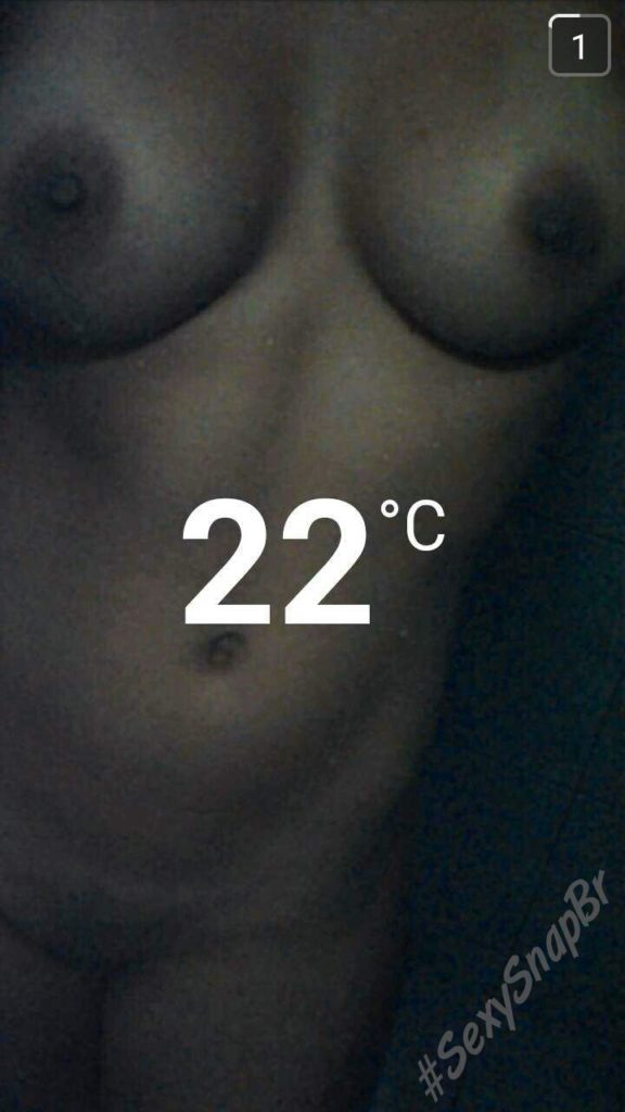 Manon 19 ans jeune bonne salope snapchat