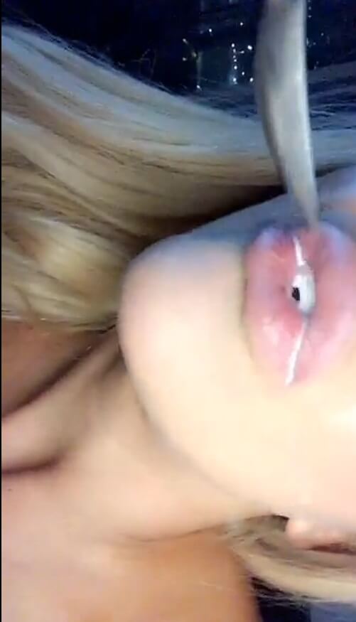 Blondasse bouche pulpeuse sur snap