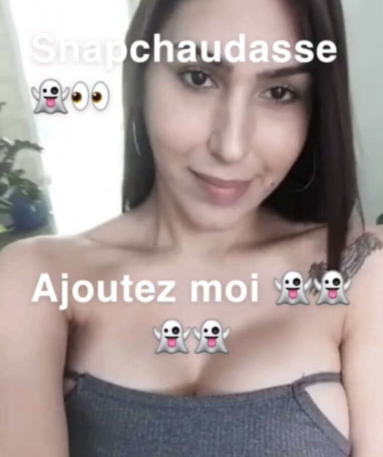 Ma copine colombienne de paris 🇨🇴  montre sa chatte sur snapchat